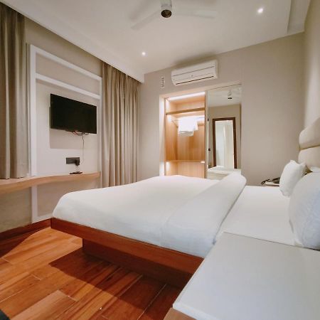 Aura Rooms デヘラードゥーン エクステリア 写真