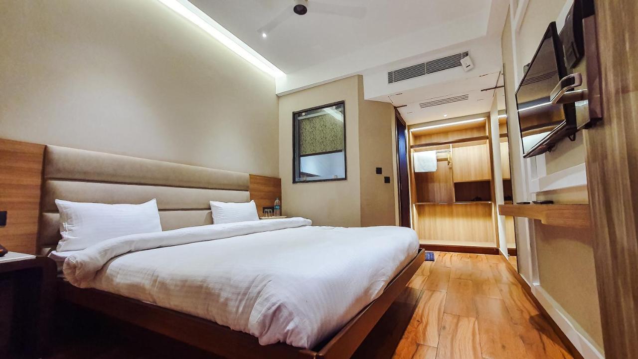Aura Rooms デヘラードゥーン エクステリア 写真
