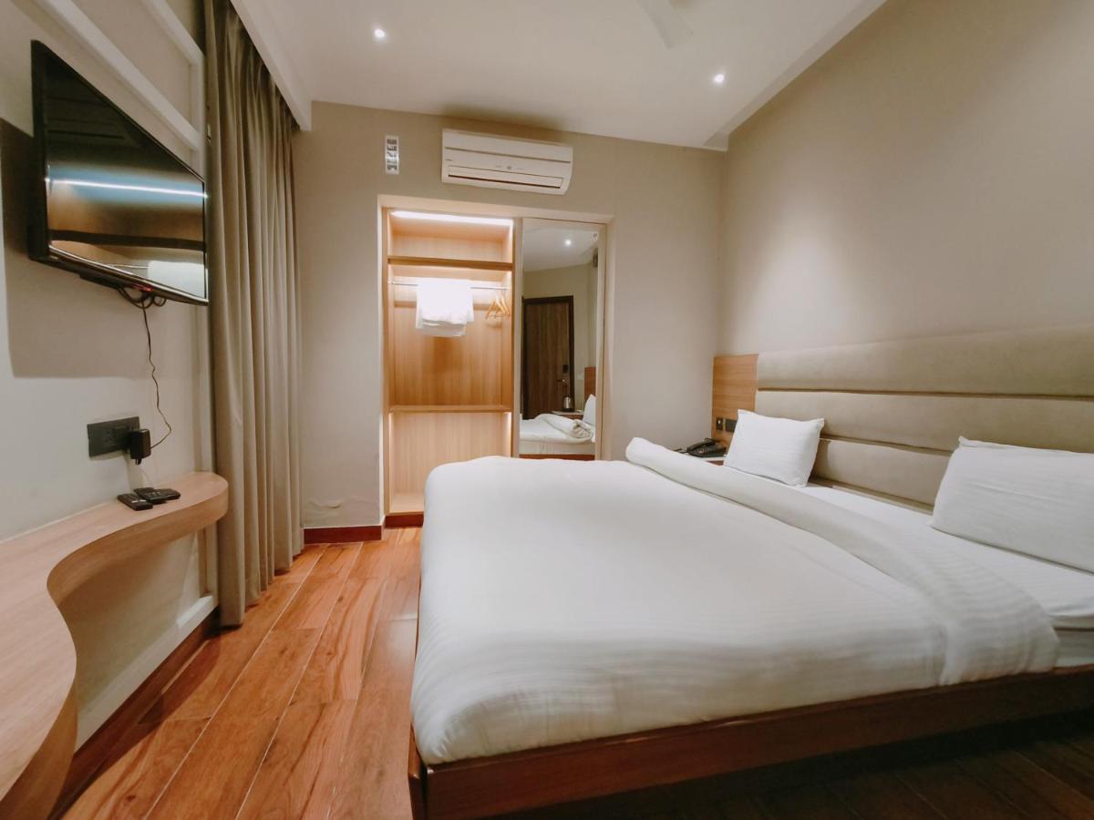 Aura Rooms デヘラードゥーン エクステリア 写真