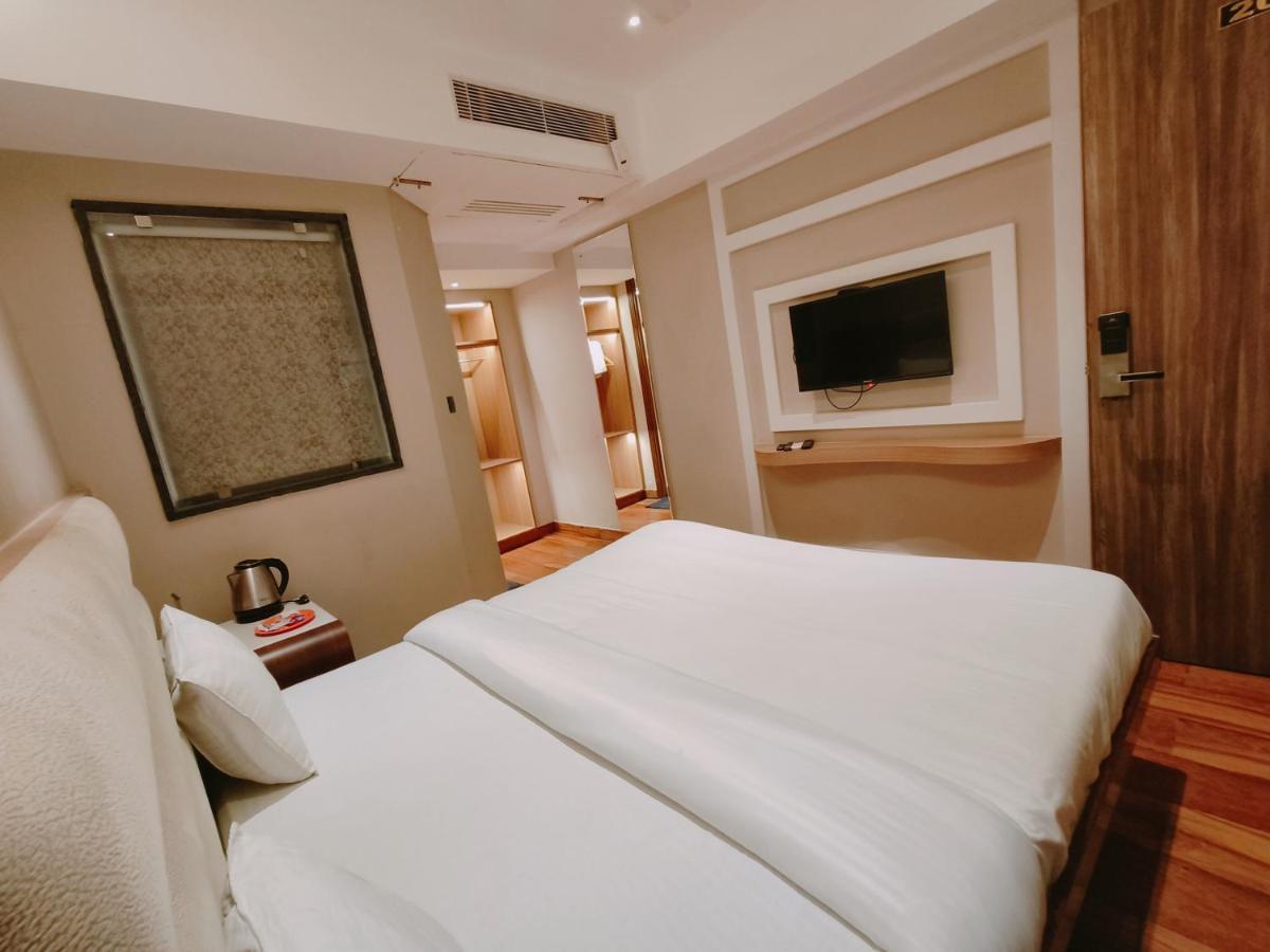 Aura Rooms デヘラードゥーン エクステリア 写真