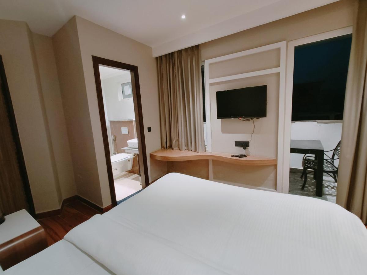 Aura Rooms デヘラードゥーン エクステリア 写真
